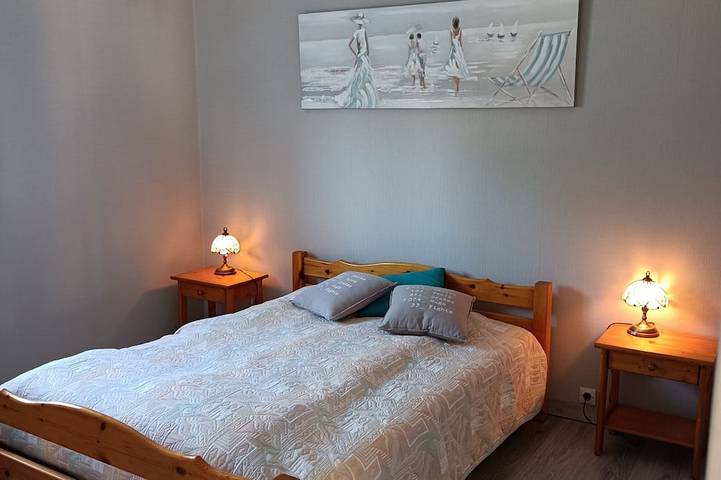 Gîte pour 4 personnes, avec jardin à Les Moitiers-d'Allonne - 2