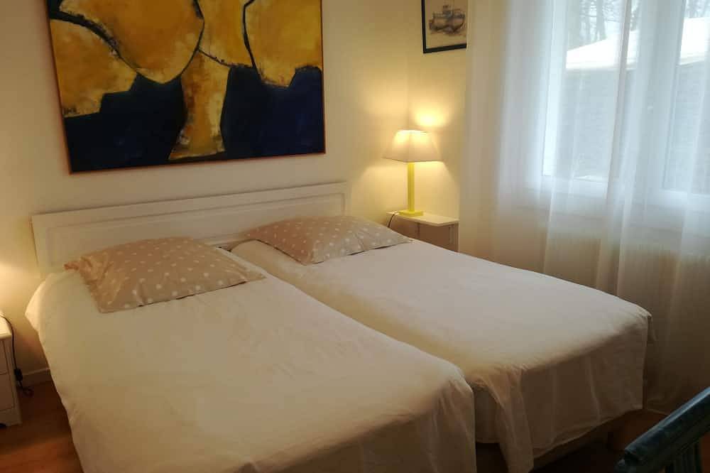 Between beach and cycle path, comfortable house, small dogs allowed. in Lanton, Region de Arcachon