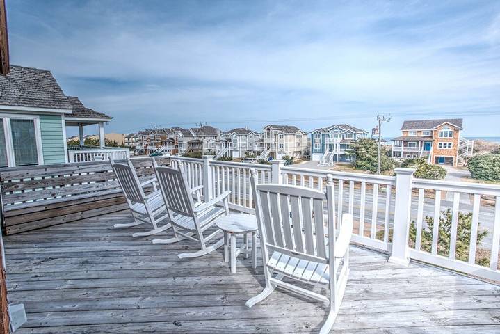 Vacation house for 18 people, with yard and hot tub in Nags Head