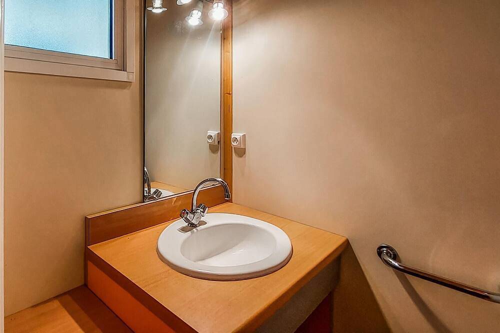 2 bedroom lovely home in Altillac in Altillac, Tulle region