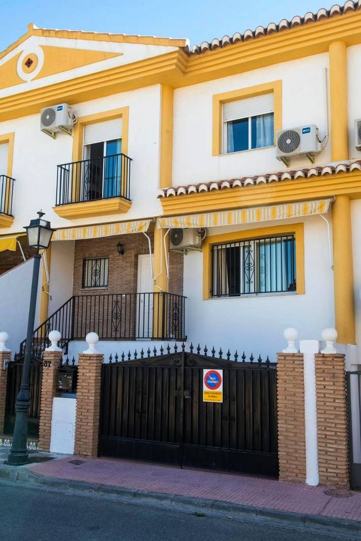 Apartamento para 8 personas, con Balcón y Terraza además de Piscina y Vistas en Armilla