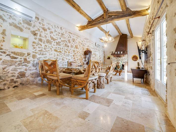 Location de vacances pour 2 personnes, avec terrasse et piscine, adapté aux familles à Les Arcs (Var) - 2