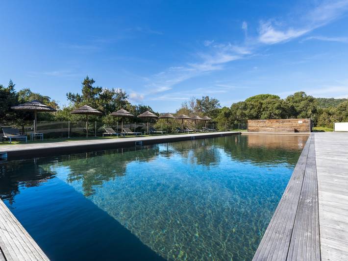 Location de vacances pour 5 personnes, avec Terrasse et Jardin dans Santa Giulia