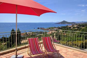 Villa pour 8 personnes, avec jardin et jacuzzi, animaux acceptés dans Anthéor