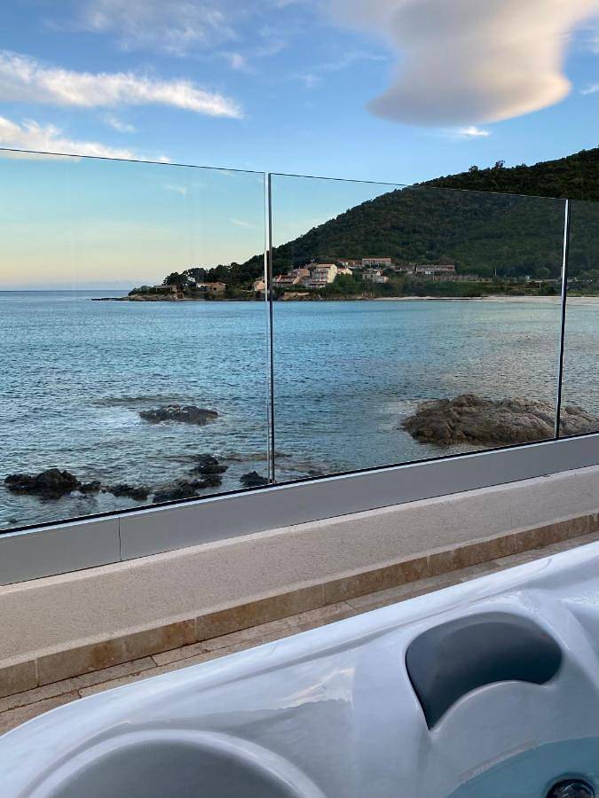 Appartement entier, Cala luna spa vue mer , clim, à 50m de la plage , literie luxe , entièrement équipé in Arrondissement de Sartène