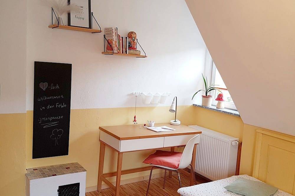 Ganze Wohnung, Große Vintage Fewo, 95 qm, 2 Schlafzi., in der Burgstadt Altena, Sauerland, Nrw in Altena, Märkischer Kreis