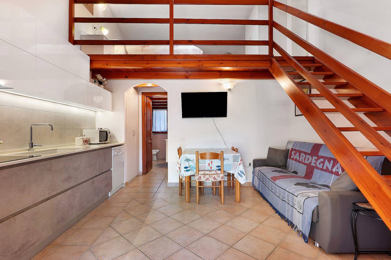 Appartement entier, Bilo Lu Impostu avec véranda et climatisation in Case Peschiera-Lu Fraili, San Teodoro