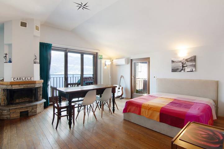 Casa de férias "Bernhouse" com vista para o lago, varanda e Wi-Fi in Dorio, Município de Dorio