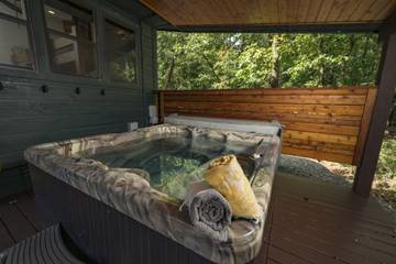 Vacation Rental for 16 Guests in Broken Bow Lake, McCurtain County, Picture 4