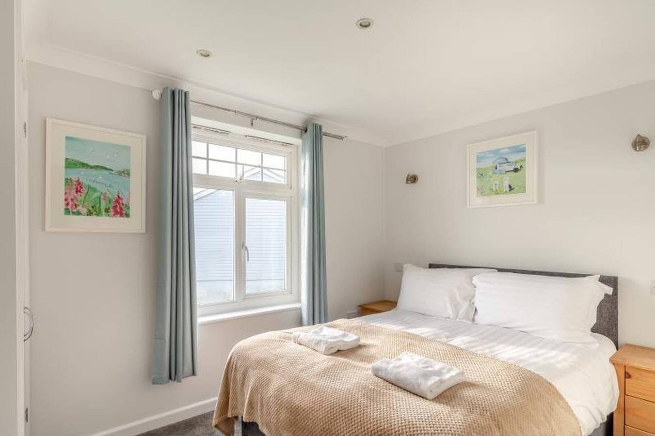 4 bed lodge Newquay Cornwall Holiday Park sleeps 8 in Cornwall