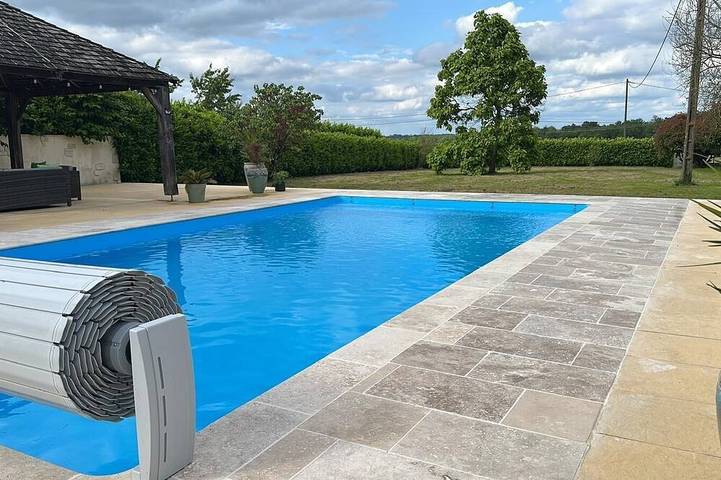 Location de vacances pour 4 personnes, avec jardin et terrasse à Bournel