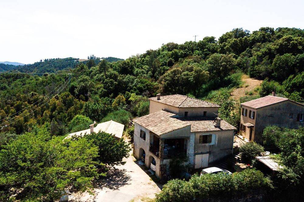 La Bastide Des Trois Pins in Tanneron, Region de Draguignan