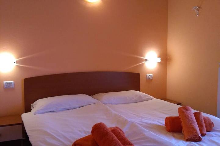 Ganze Wohnung, Ulivi sul Garda apartment 1 in Pieve, Tremosine