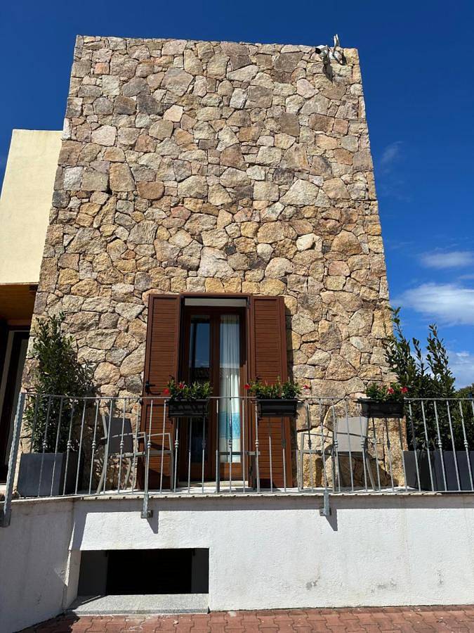 Location de vacances pour 2 personnes, avec vue et jardin à Arzachena - 4