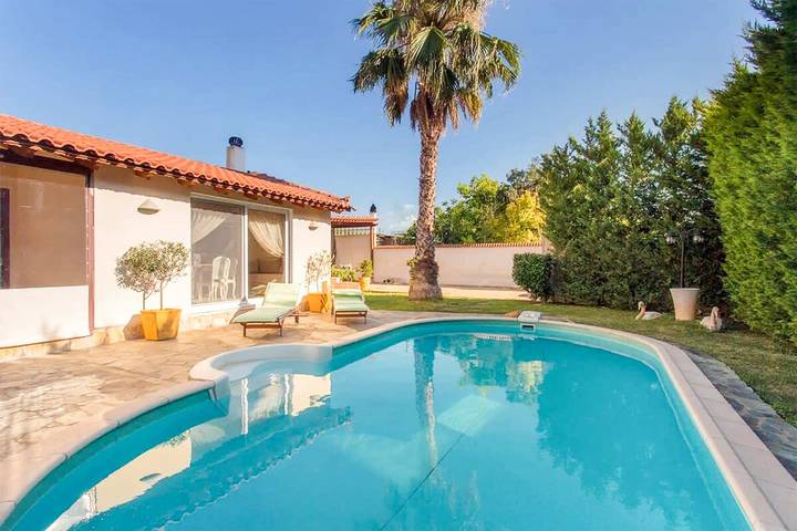 Maison de vacances pour 9 personnes avec piscine in Attica Saronic Gulf Islands