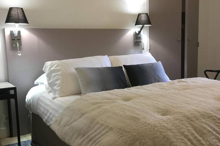 Location de vacances pour 4 personnes, avec piscine et jardin à Salignac-Eyvigues - 2