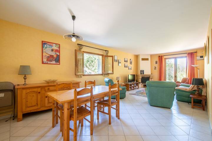 Location de vacances pour 12 personnes, avec jardin ainsi que terrasse et piscine à Aniane - 4