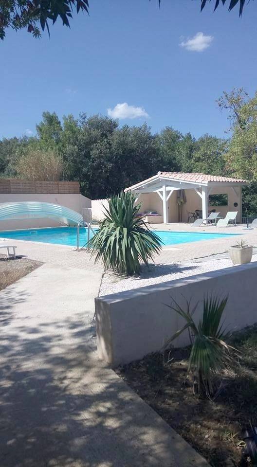 Hôtel pour 2 personnes, avec vue et balcon ainsi que piscine et jardin à Saint-Paul-de-Fenouillet