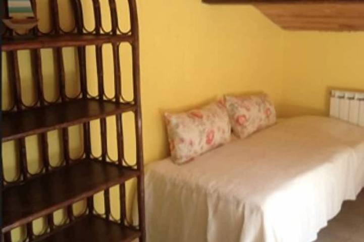 Gîte pour 5 personnes, avec terrasse et jardin à Mirabel - 4