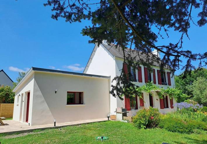 Chambre d’hôte pour 2 personnes, avec Terrasse ainsi que Jardin et Vue à Ergué-Gabéric