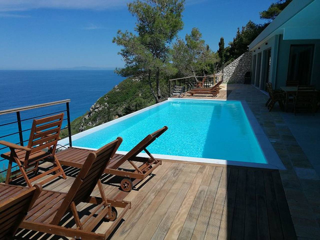 Milos Bay Villas- Brandneue moderne Villa mit spektakulärem Blick auf den Stran in Agios Nikitas, Griechenland