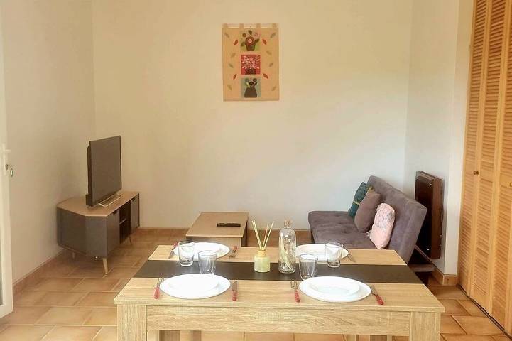 Gîte pour 3 personnes, avec jardin à Pierrefeu-du-Var - 4