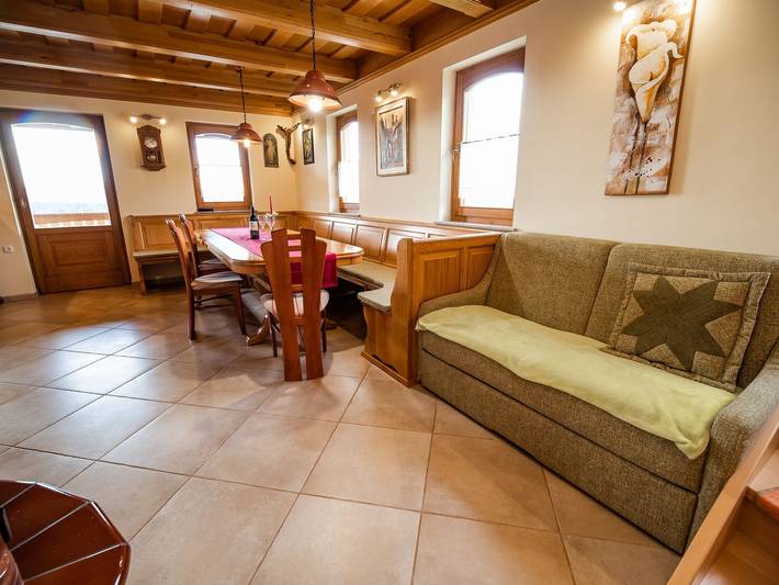 Ferienhaus für 7 Personen, mit Sauna und Balkon sowie Garten und Whirlpool, kinderfreundlich