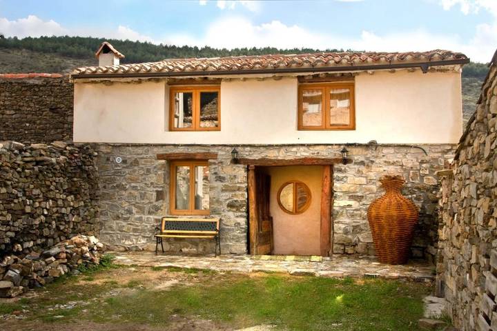 Casa rural para 15 personas, con Terraza además de Jardín y Vistas en La Rioja