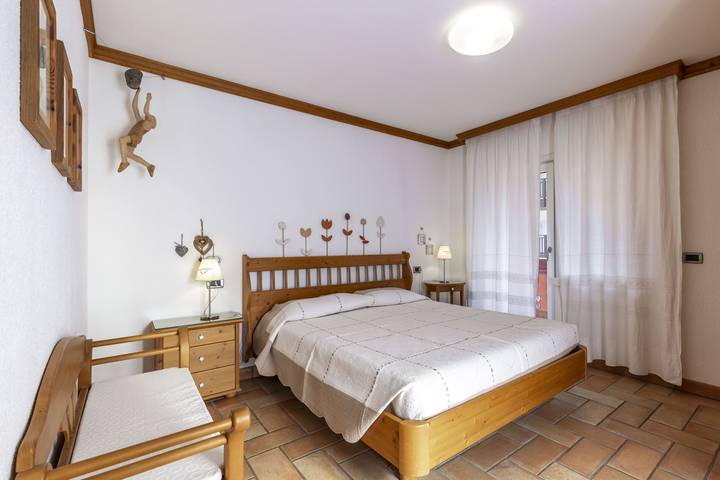 Apartamento vacacional entero, Apartamento de vacaciones para 6 personas con balcón in Canazei, Dolomiti Superski