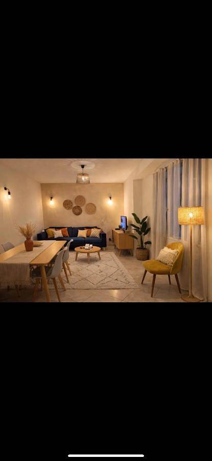 Appartement entier, Casa Laval 3 chambres in Saint-Genis-Laval, Lyon et ses environs