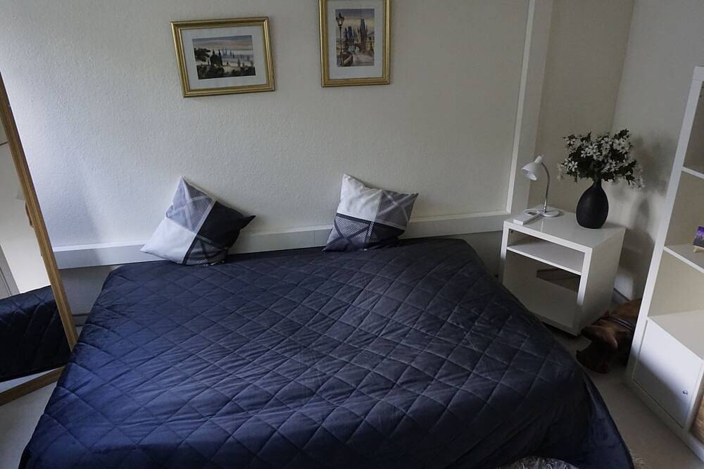 Ganze Wohnung, Zentrale Wohnung im Grünen! in Steglitz Berlin, Berlin