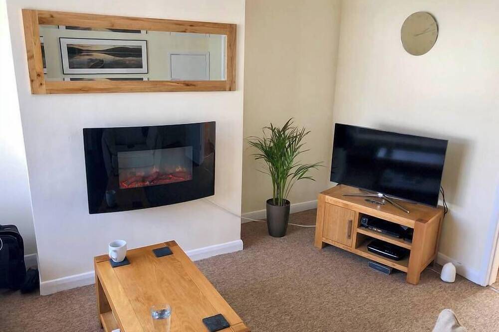 Ringswell Gardens Room 2 Kingsize in Bath, Bath & North East Somerset