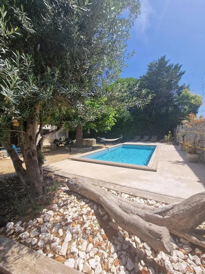 Casa de vacaciones para 8 personas, con jardín además de terraza y piscina - 1