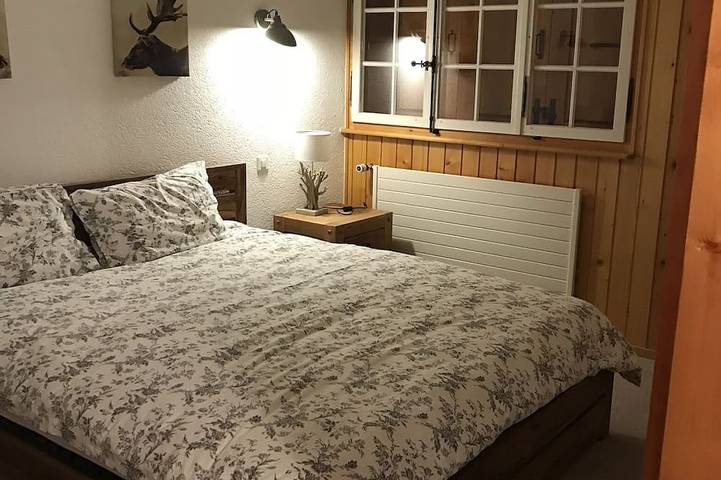 Apartamento entero, Apartamento de 2 dormitorios en Chalet para esquí / verano.  Fantásticas vistas de los Alpes. in Ollon (Villars-sur-Ollon), Alpes Vaudoises