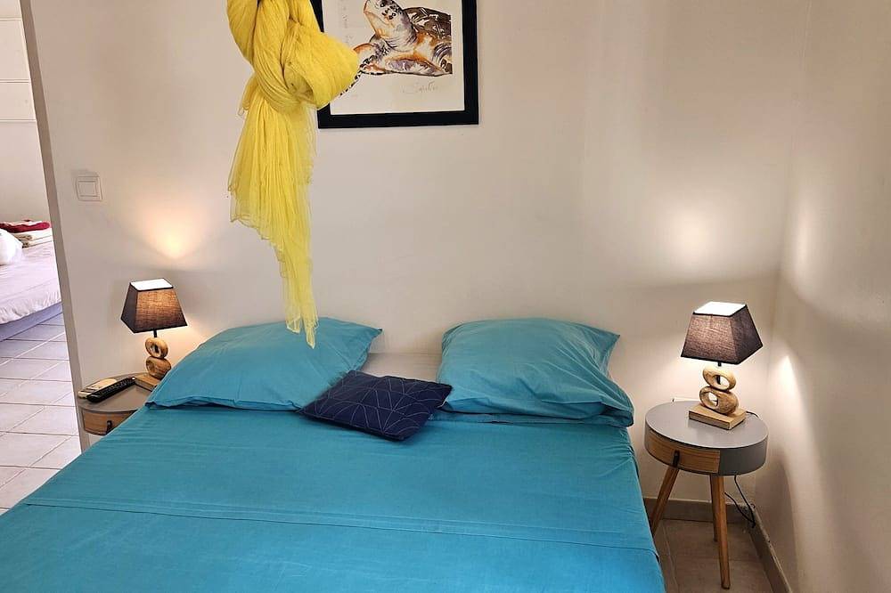 Villa F3 in the heart of the island, with swimming pool and Creole garden in Dikos, Martinique
