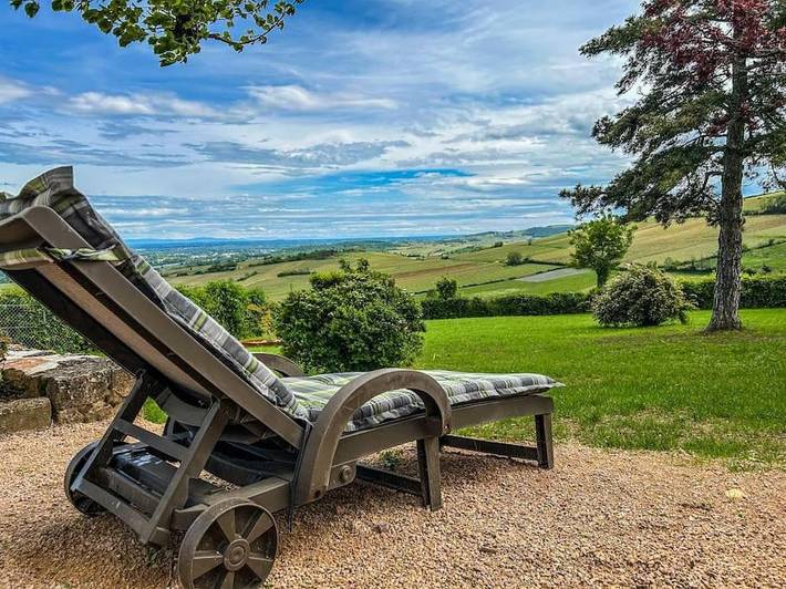 Location de vacances pour 4 personnes, avec jardin et vue à Prissé - 3
