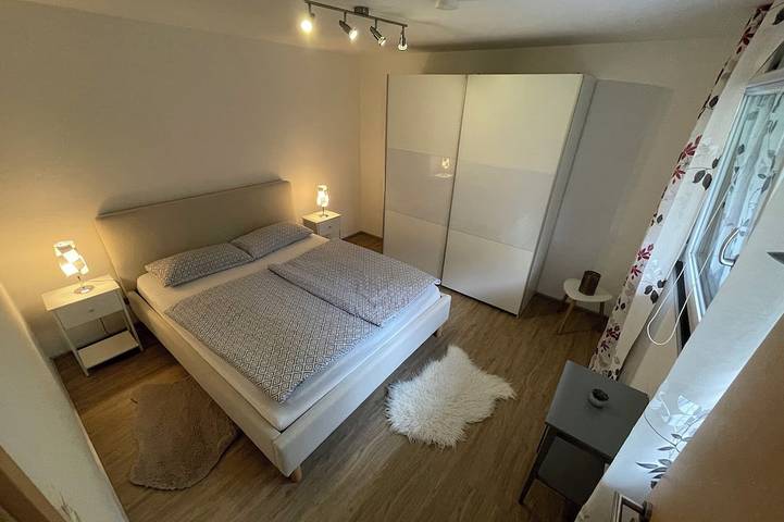 Ganze Wohnung, Neue Komfort-Whg. Souterrain, gute Lage für Ausflüge, Europapark, Straßburg. in Ortenberg (Ortenaukreis), Mittlerer Schwarzwald
