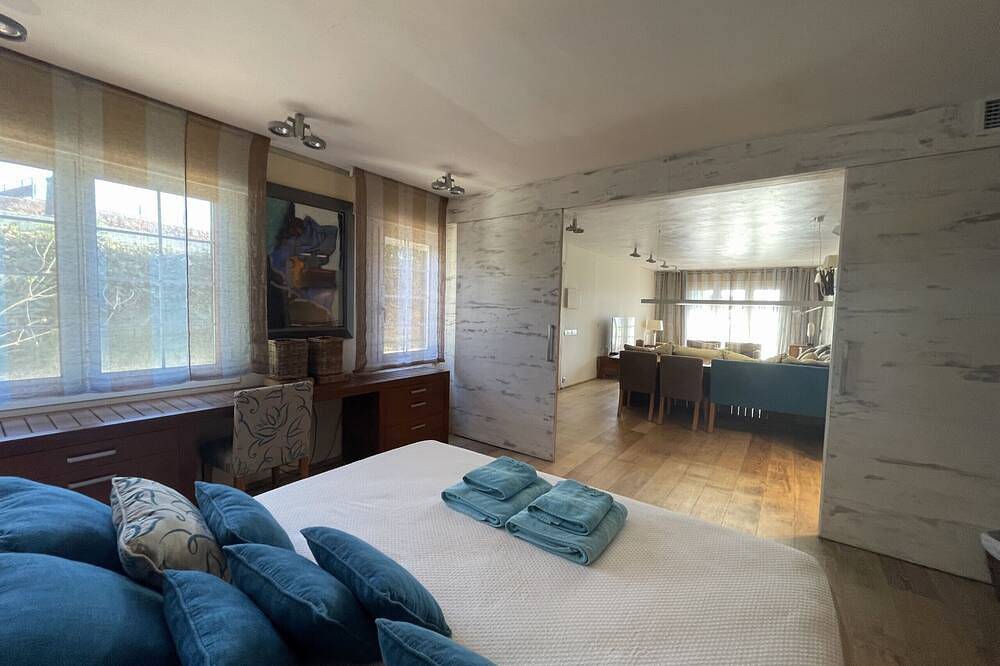 Apartamento entero, Piscina y vistas al mar en Fornells in Fornells, Es Mercadal