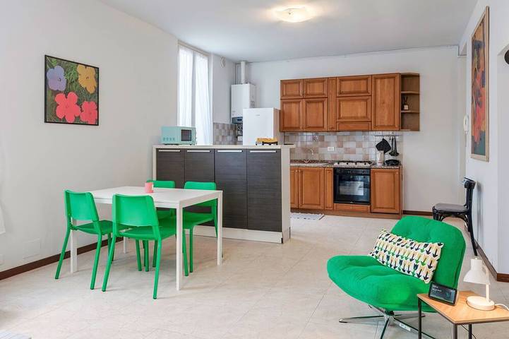 Ferienwohnung für 4 Personen, mit Balkon in Brescia