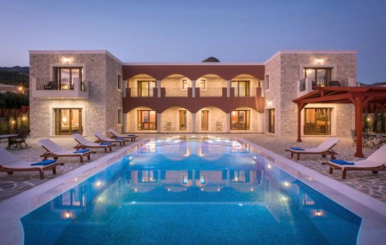 Villa für 16 Personen, mit Whirlpool und Garten sowie Pool - 1