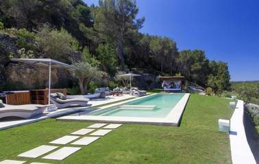 Holiday home in Santa Eulària des Riu, East Ibiza für 8 