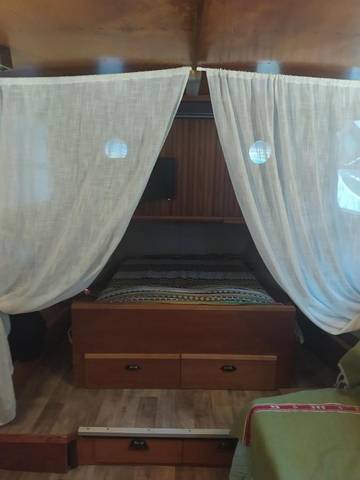 Bateau pour 2 personnes, avec vue et terrasse à Castets-en-Dorthe