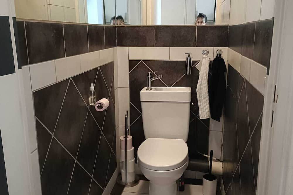 Entire apartment, 80 m2 garden apartment in quiet residence close to the coast. in La Valette-du-Var, Toulon region