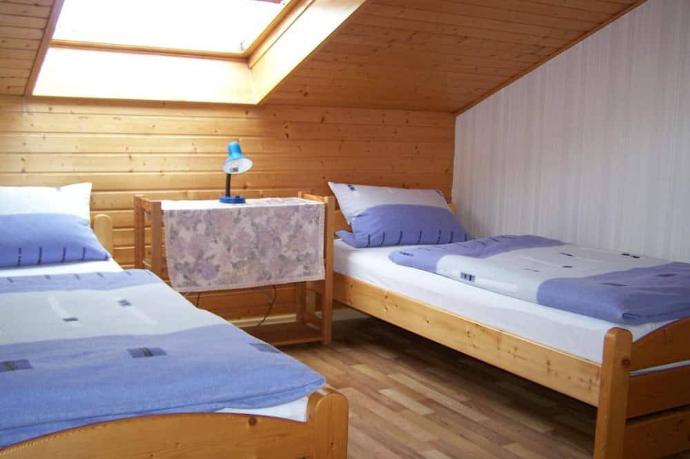 Ganze Wohnung, Ferienwohnung 100 qm mit 3 Schlafzimmern in Furth im Wald, Ostbayern