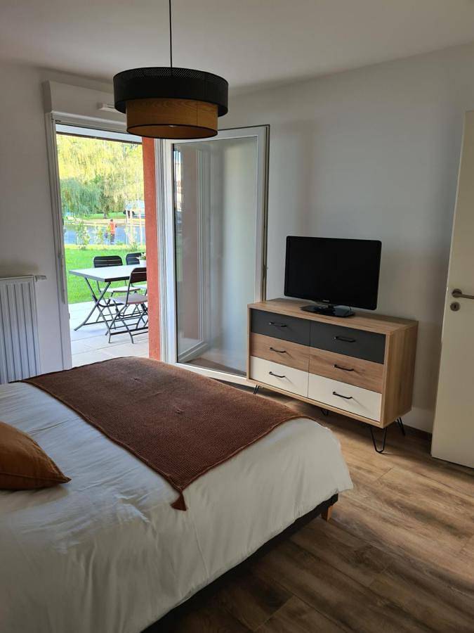 Appartement entier, L'instant Léman - T2 3 étoiles à 5min de Thonon et Evian avec terrasse et jardin à 100m du lac in Publier, Région de Thonon-les-Bains