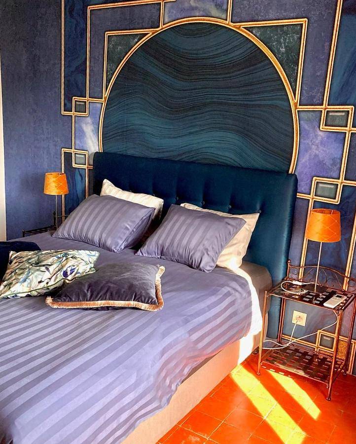Cheriedel Bed & Breakfast & Evening meal Art Gallery in Azillanet, Région de Béziers