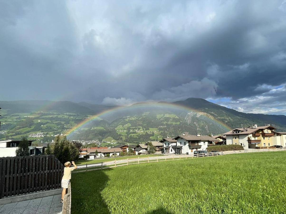 H21 - Modernes Ferienhaus 145qm, 4Sz, Wellnessbereich mit Sauna und Dachterrasse mit Panoramablick, Kühlen und Heizen mit Geothermie in Tuxer Alpen, Fügen