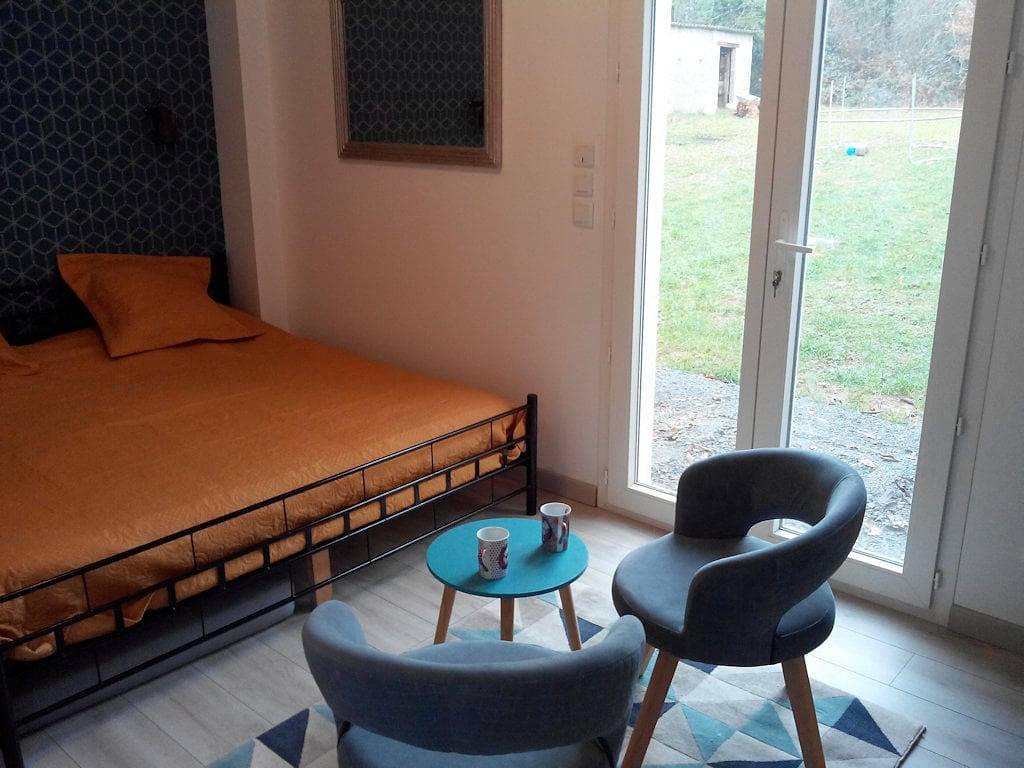 Chambres tout confort à la campagne - Chambre Bleue in Raveau, Loire-Tal