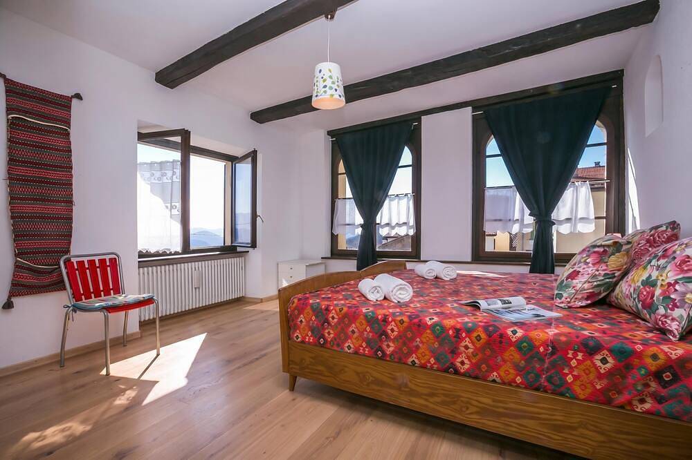 Ganze Wohnung, Chalet Cademario, Cademario, Switzerland in Lisone, Cademario