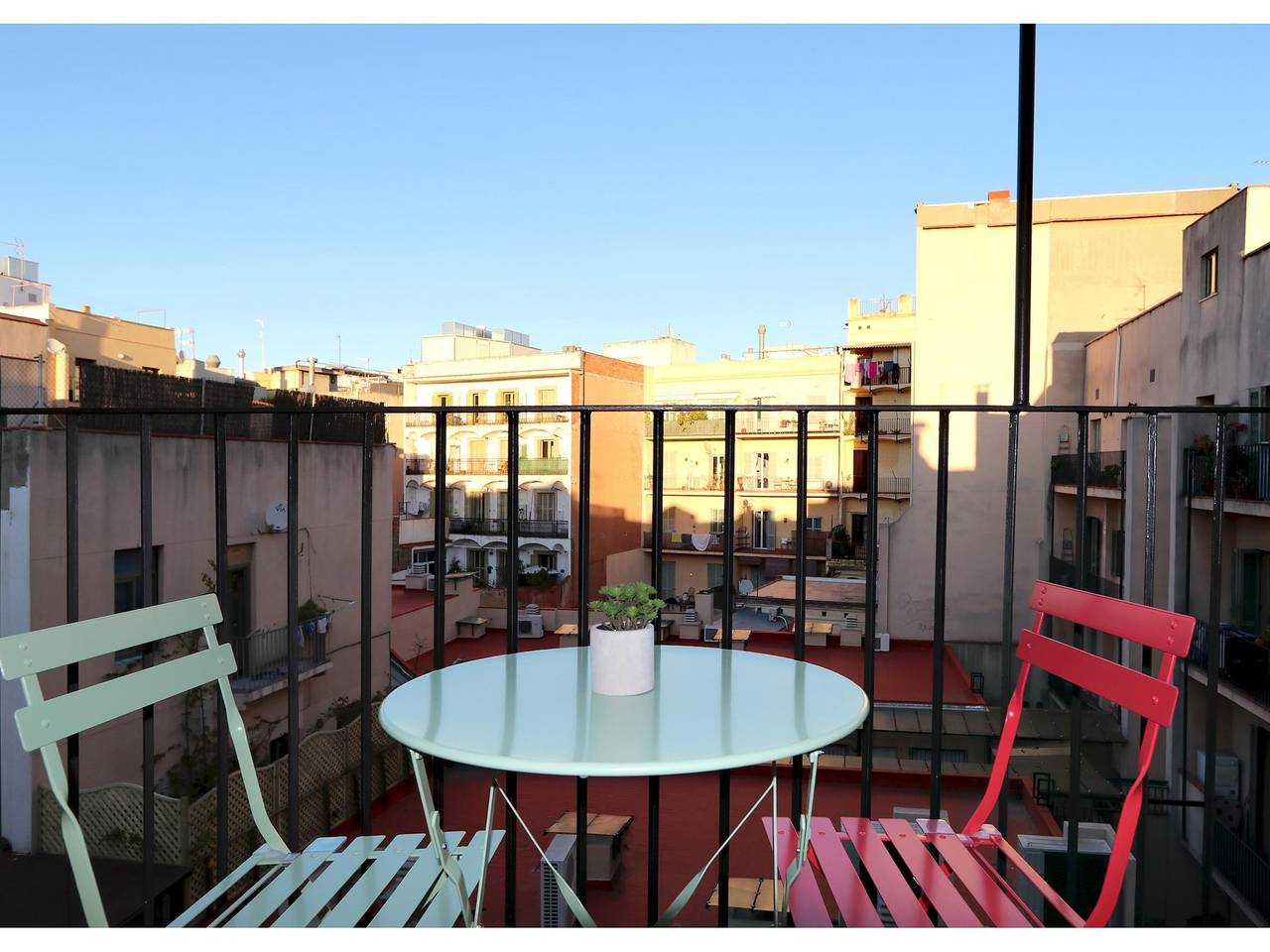 Appartamento per 6 Persone in Ciutat Vella, Barcellona